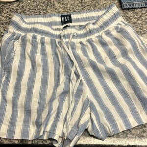 Gap striped shorts
